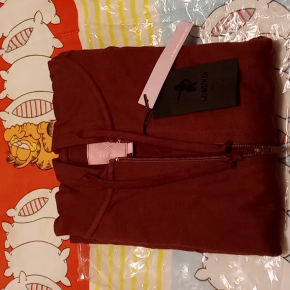 NWT,Lightweight,Long Sleeved,Zip Down,Hoody with Deep Side Pockets,Lady's Sz. LG - Picture 1 of 5